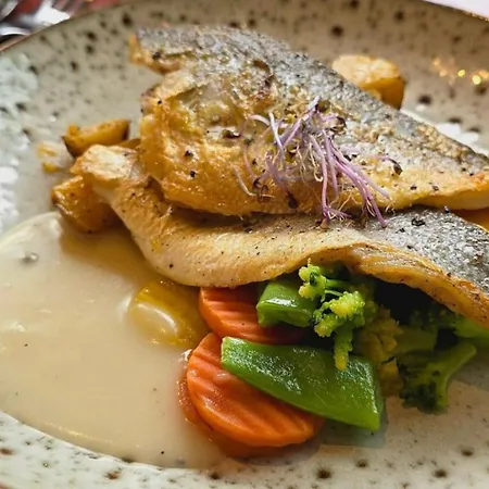 蒙塔格纳戴尔蒙多酒店