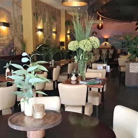 蒙塔格纳戴尔蒙多酒店 酒店