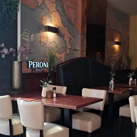 蒙塔格纳戴尔蒙多酒店