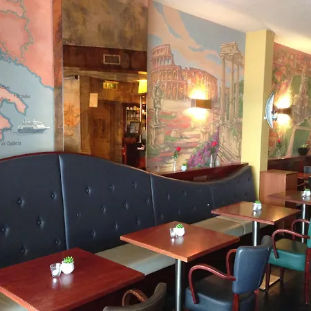 蒙塔格纳戴尔蒙多酒店