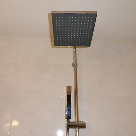 蒙塔格纳戴尔蒙多酒店