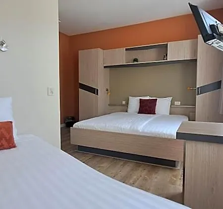 Montagna Delmondo 3* Валкенбург